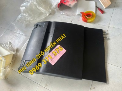 Chắn bùn sau của sau xe...