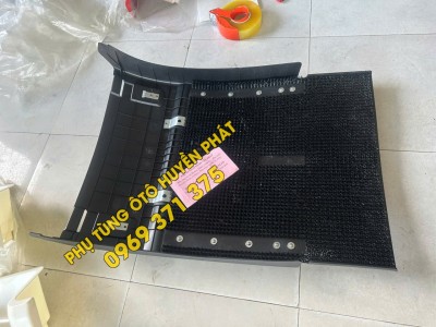 Chắn bùn sau của sau xe đầu kéo Howo Max thumb