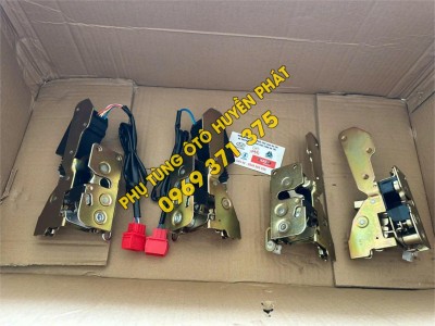 Khóa cửa HOWO A7 có mô tơ và không có mô tơ KC-056 có mô tơ 295k/cái, KC-025: k có mô tơ 135k/cái thumb