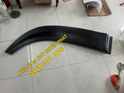 Vè cua lốp nửa sau...