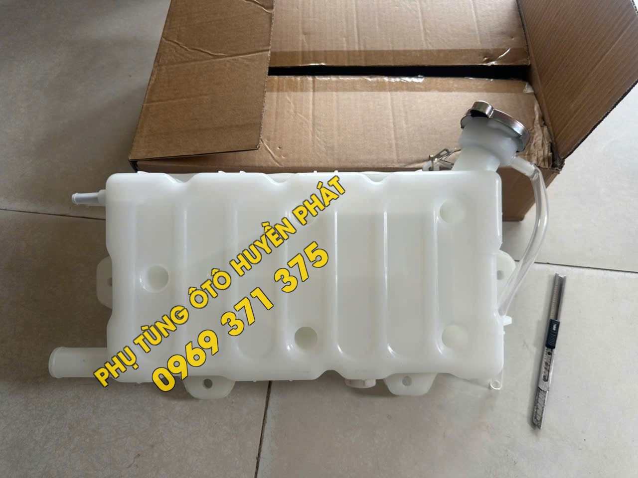 1105113100007 Bình nước phụ xe Thaco ollin Thaco Auman
