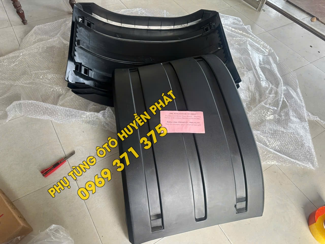 500P-8404017-91W Chắn bùn xe Faw J6 trên của sau