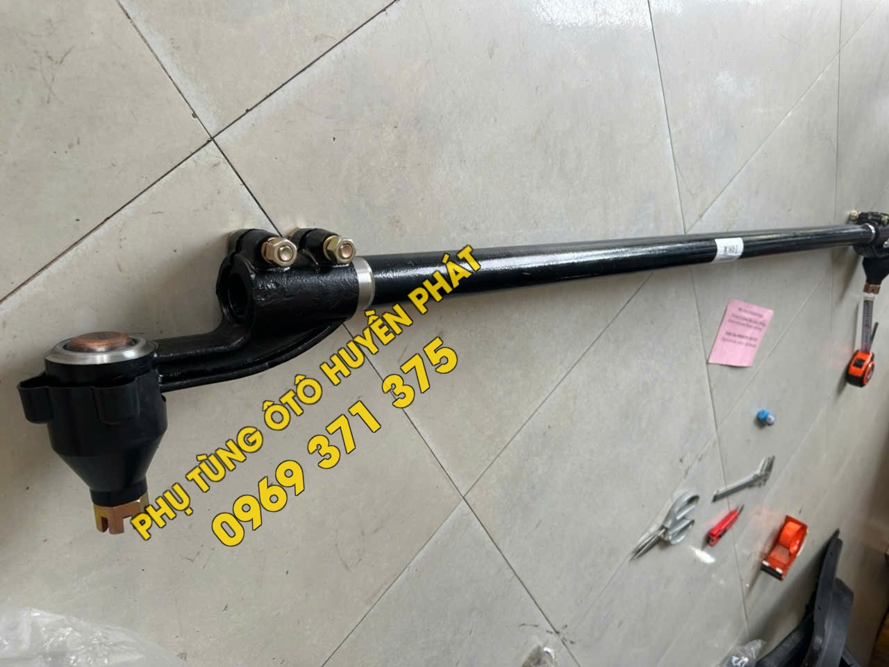 Ba ngang Thaco Auman GTL dài tổng 1.71m, rotuyn côn 23.5