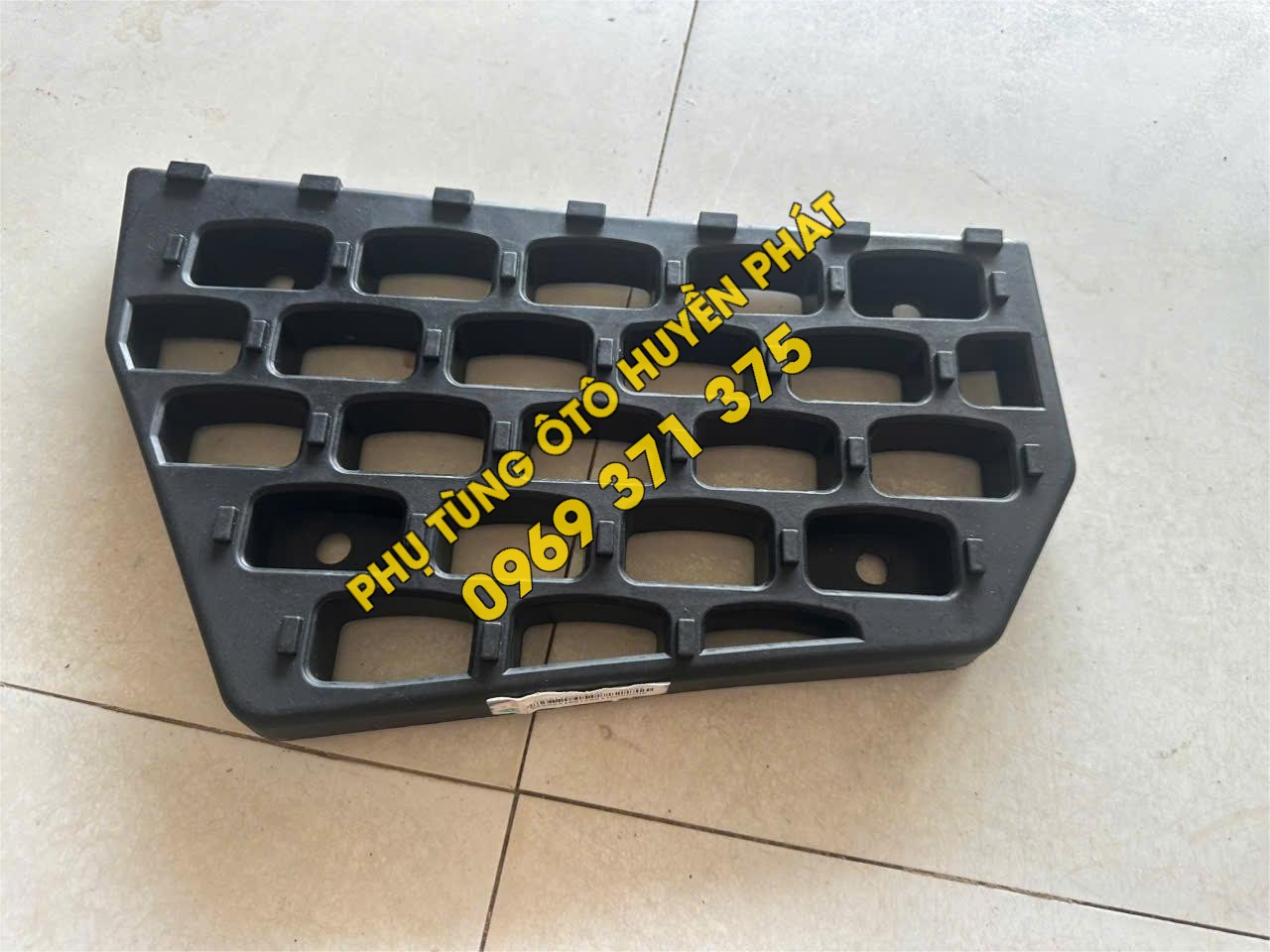 Bậc lên xuống Howo 8t TMT