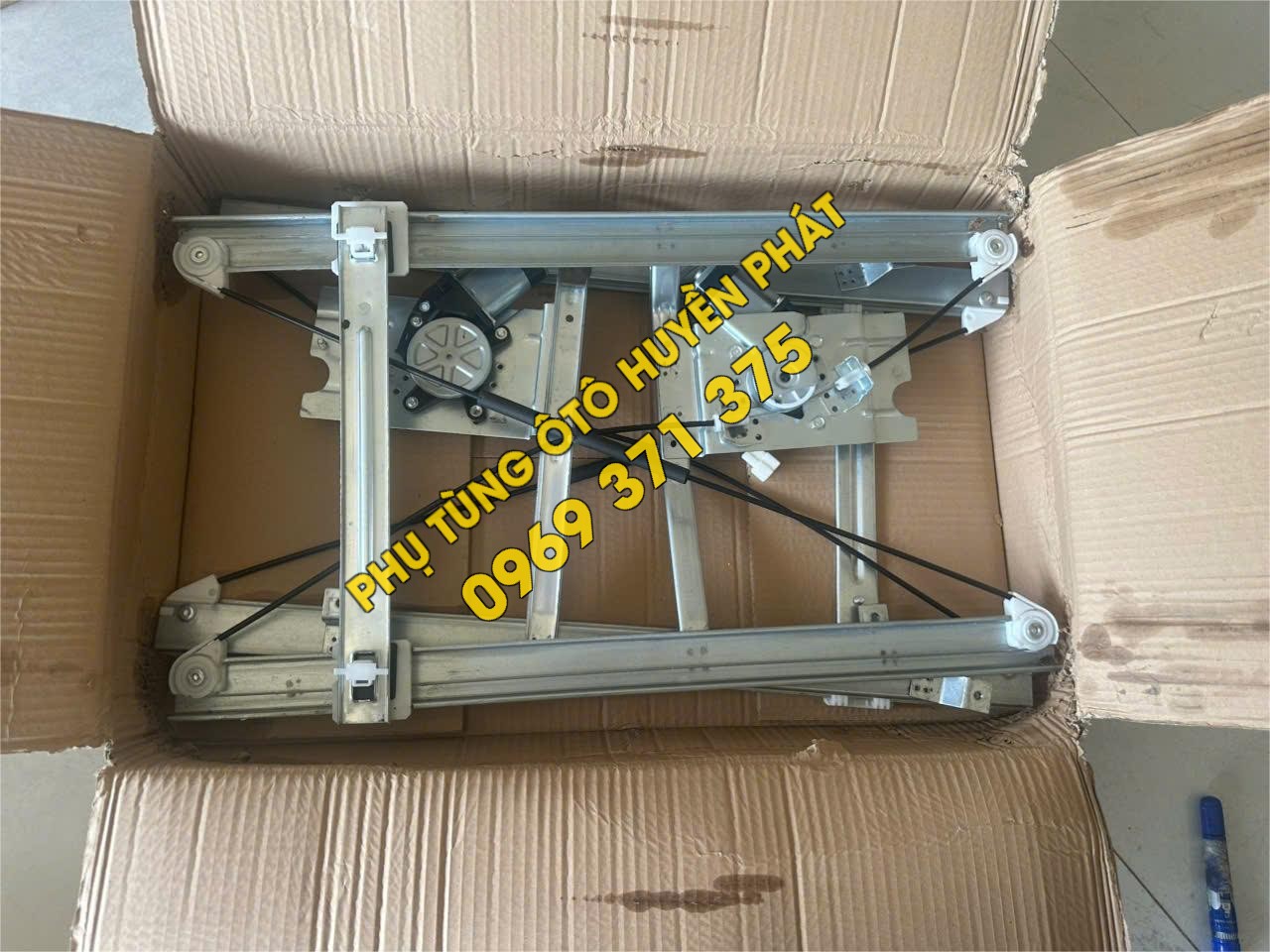 Compa nâng kính điện xe Chenglong Hải Âu 507