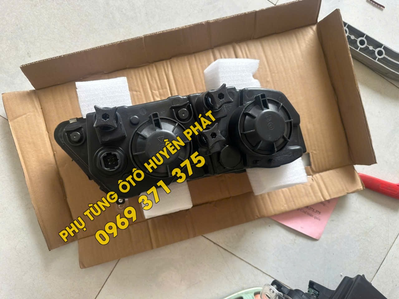 Đèn gầm xe Dongfeng KL