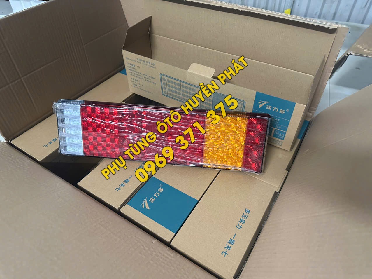 Đèn hậu led SD2032A -24V lắp xe Chenglong Dongfeng