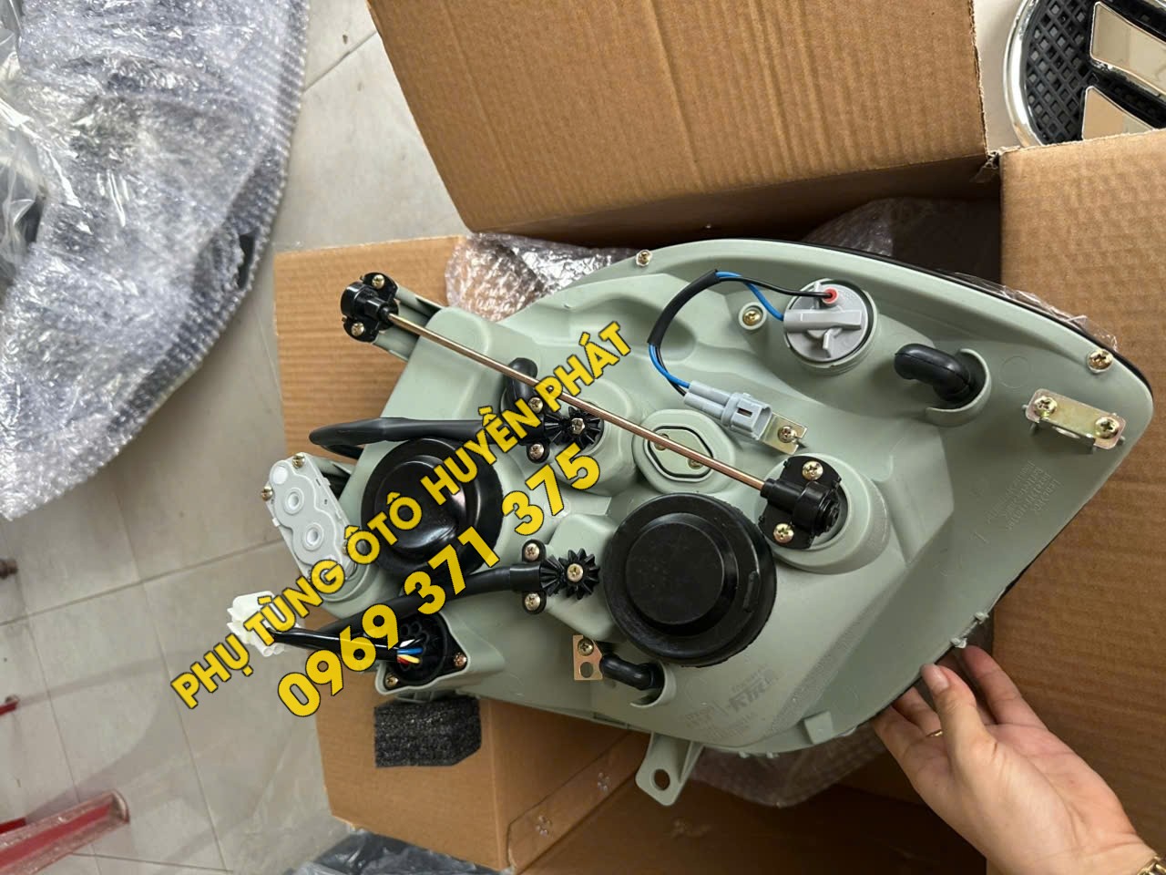 den pha thaco ollin 120 phu tung xe thaco ollin (1)