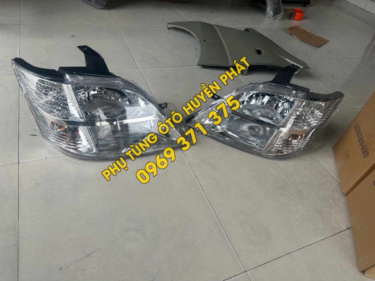 Đèn pha Thaco Tower 990kg