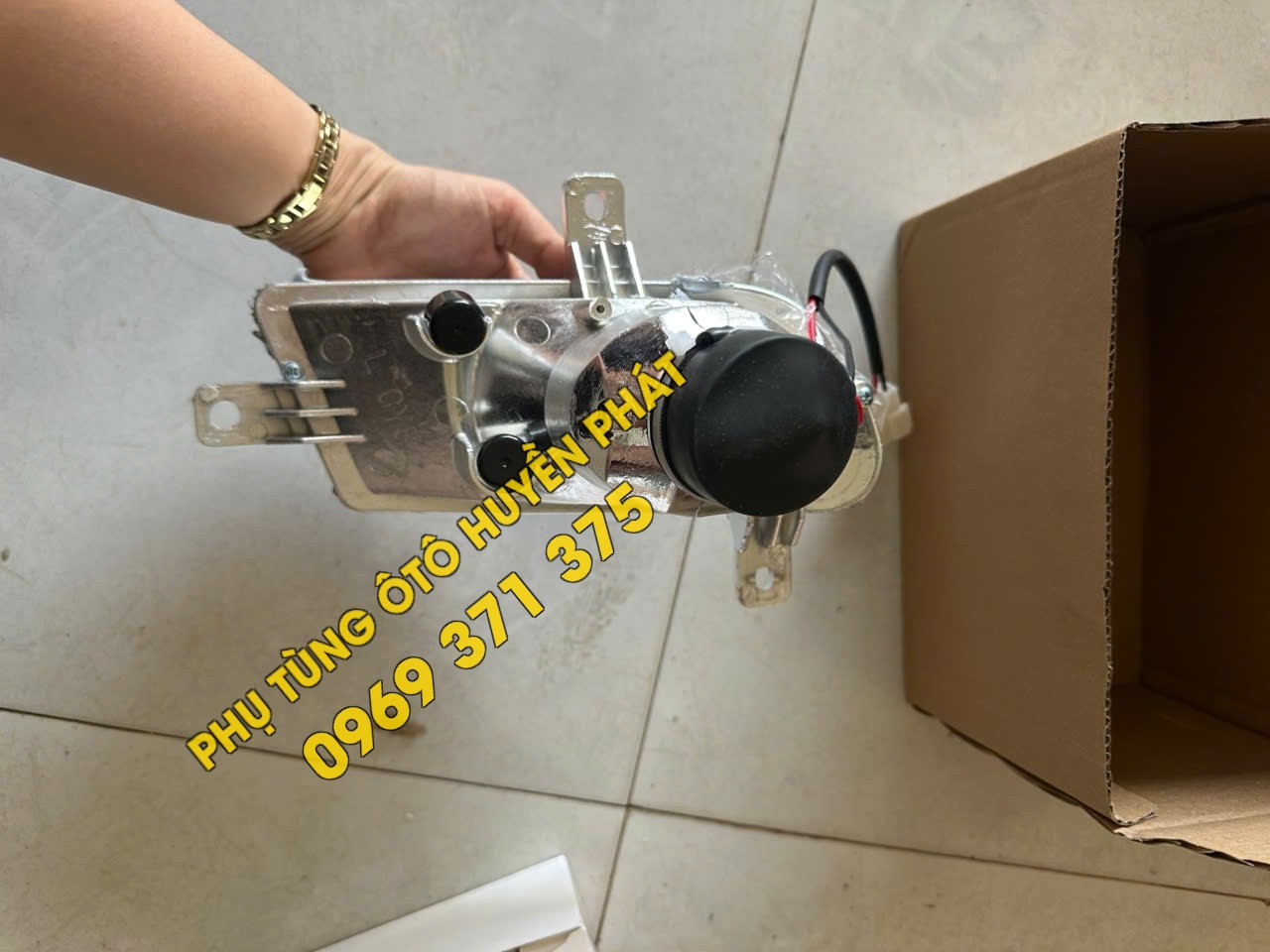 Đèn gầm xe Trường Giang 9 tấn 2
