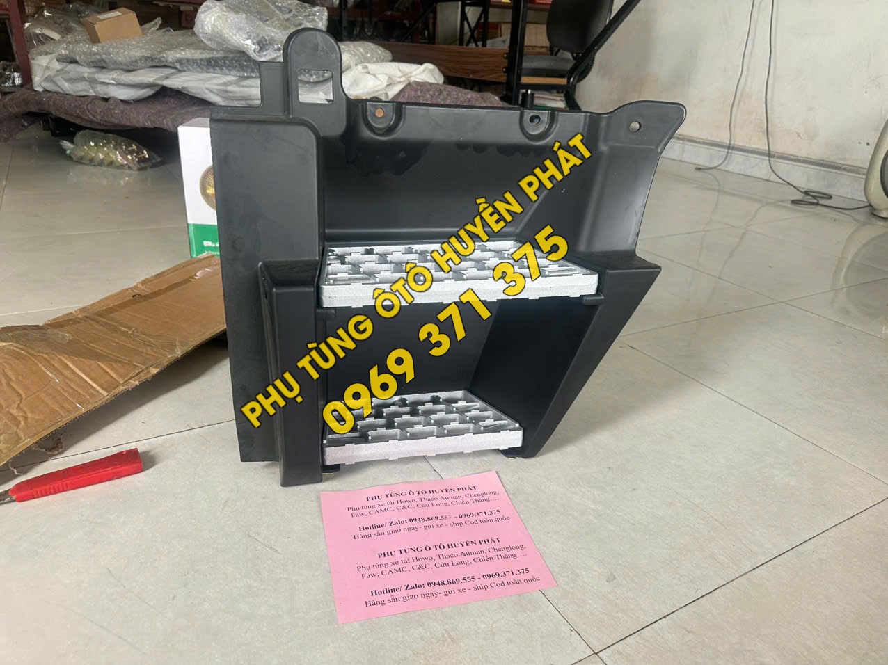 G0545010501A0 Ốp bậc lên xuống Thaco forland 9 tấn