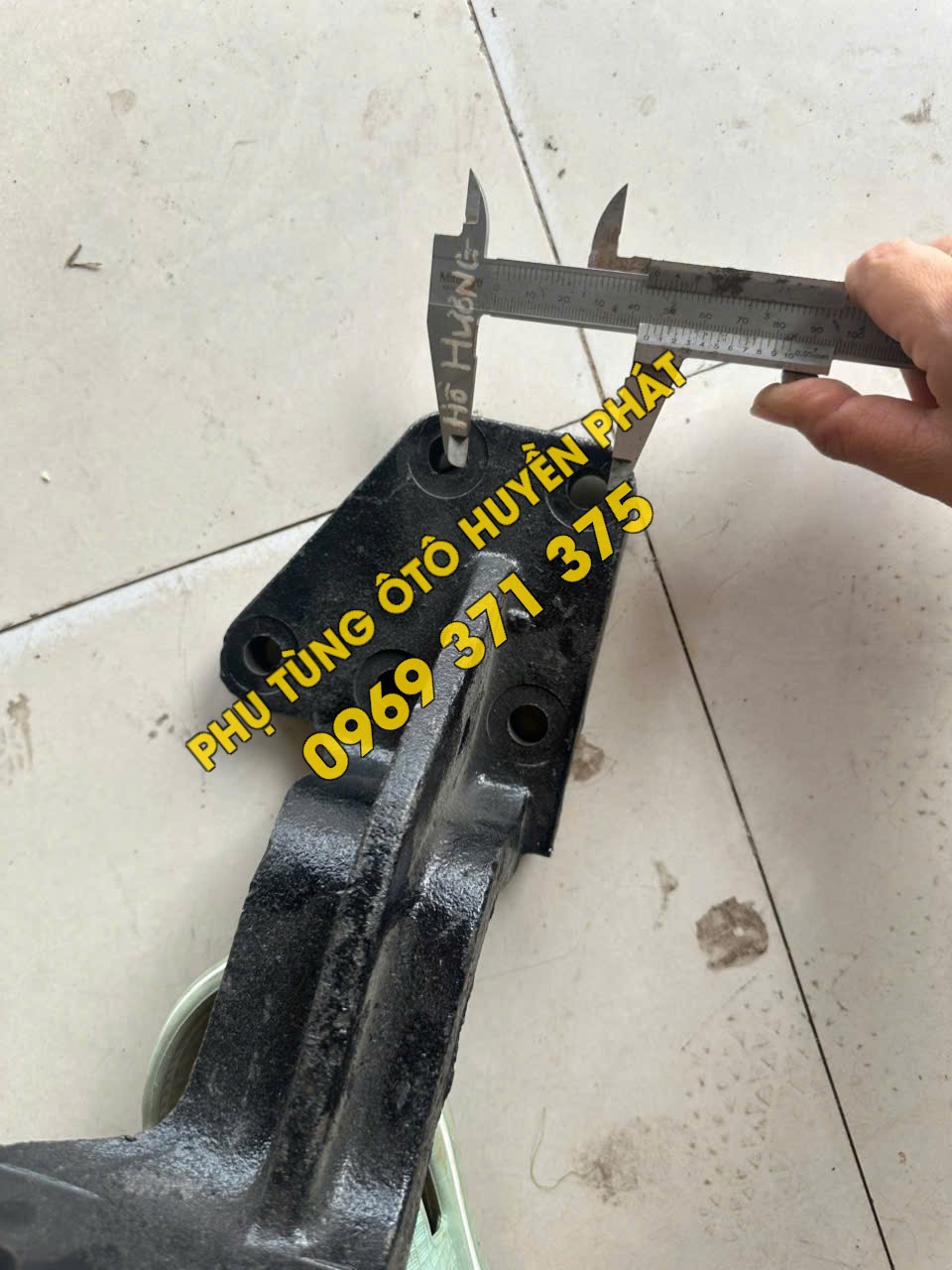 H0101070202A0 Giá đỡ động cơ Thaco Auman GTL ETX 240