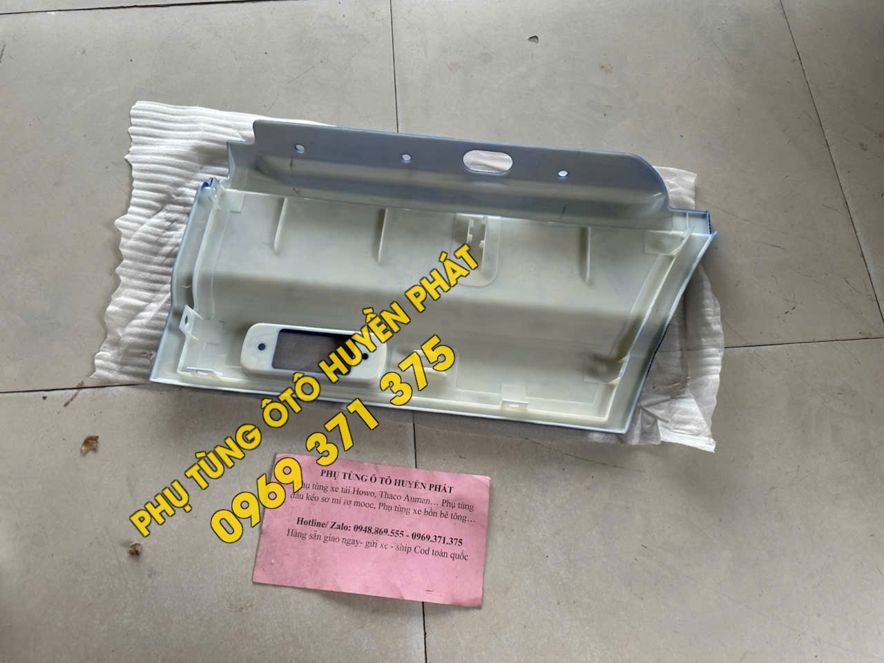 H4610170002A0 Ốp cánh cửa Thaco Auman C300