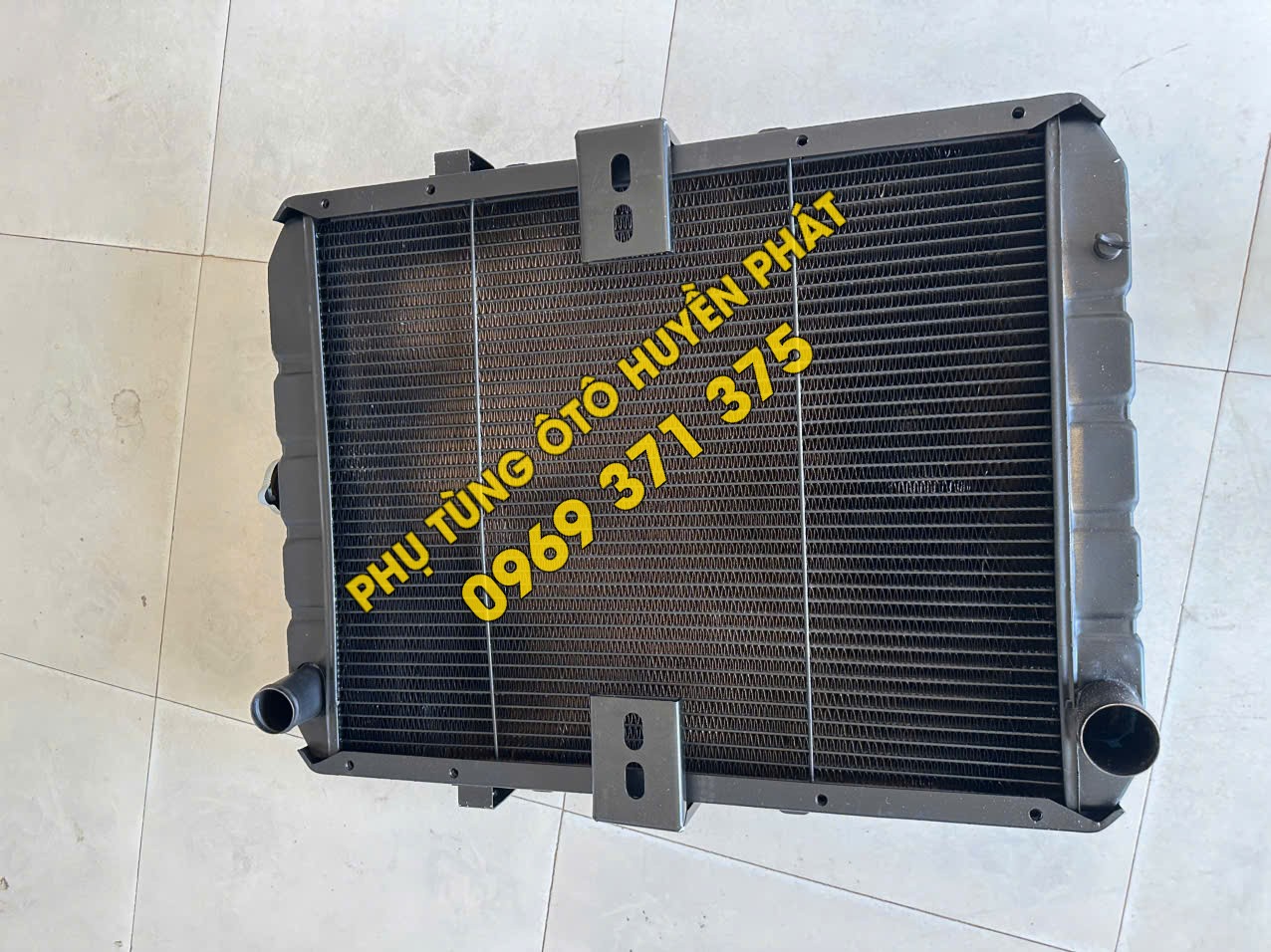 Két nước 4108 xe Chiến Thắng 6,2 tấn 2 cầu bằng đồng