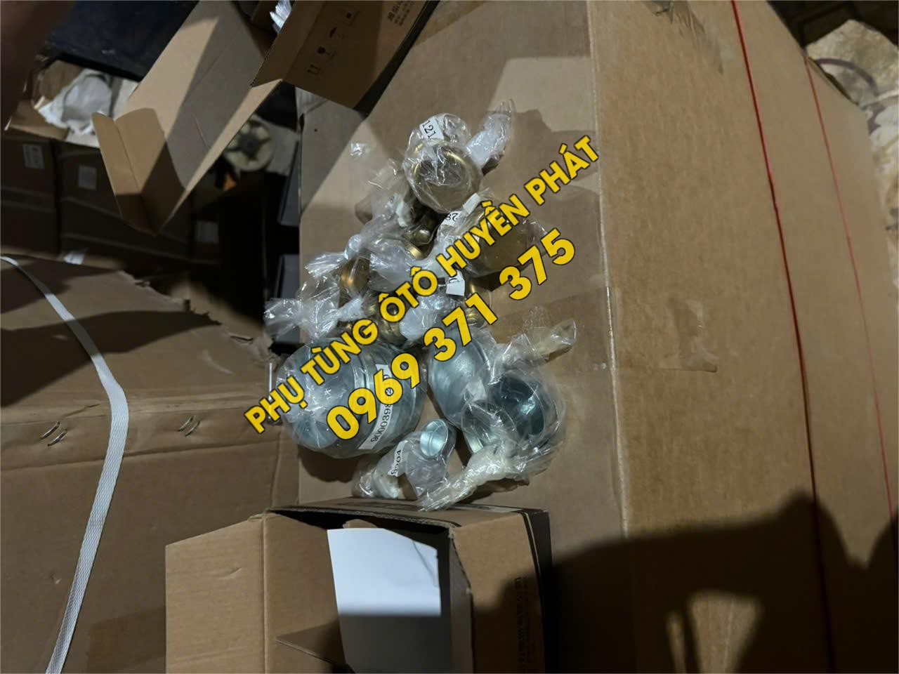 Mat nuoc howo tong thanh phu tung xe howo