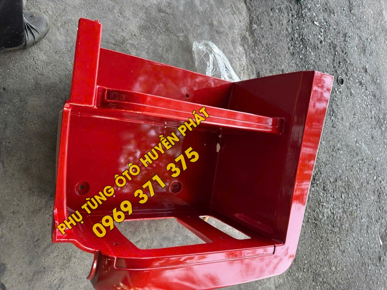 Ốp bậc lên xuống xe đầu kéo Faw J6 J6P