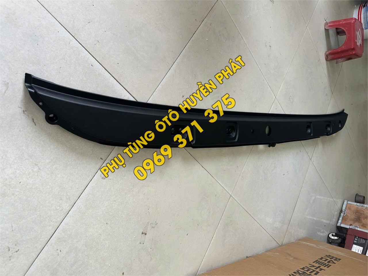 Ốp chân cần gạt mưa Thaco Auman C160