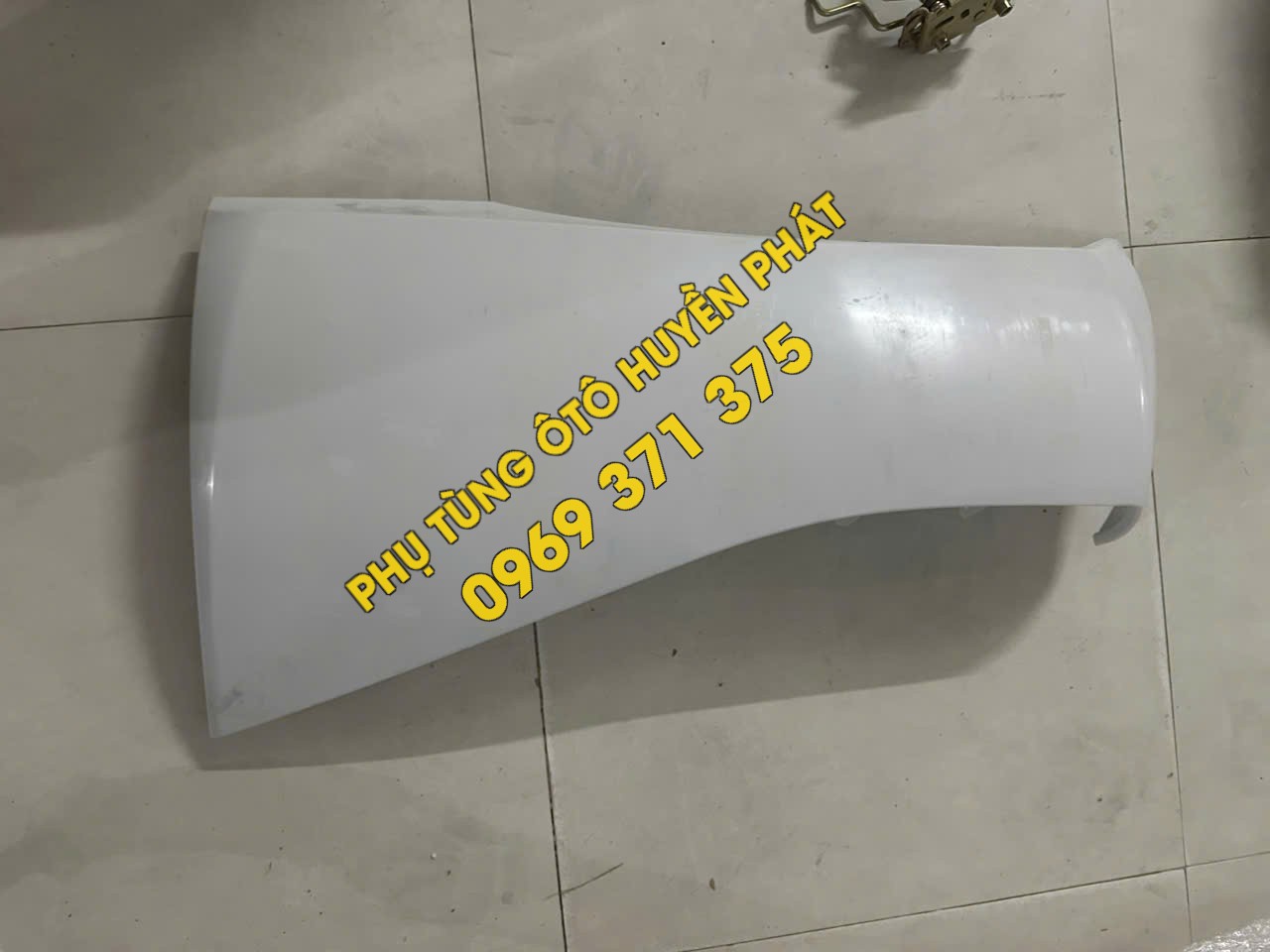 Ốp mang ốp gió Howo V7G 380 máy điện