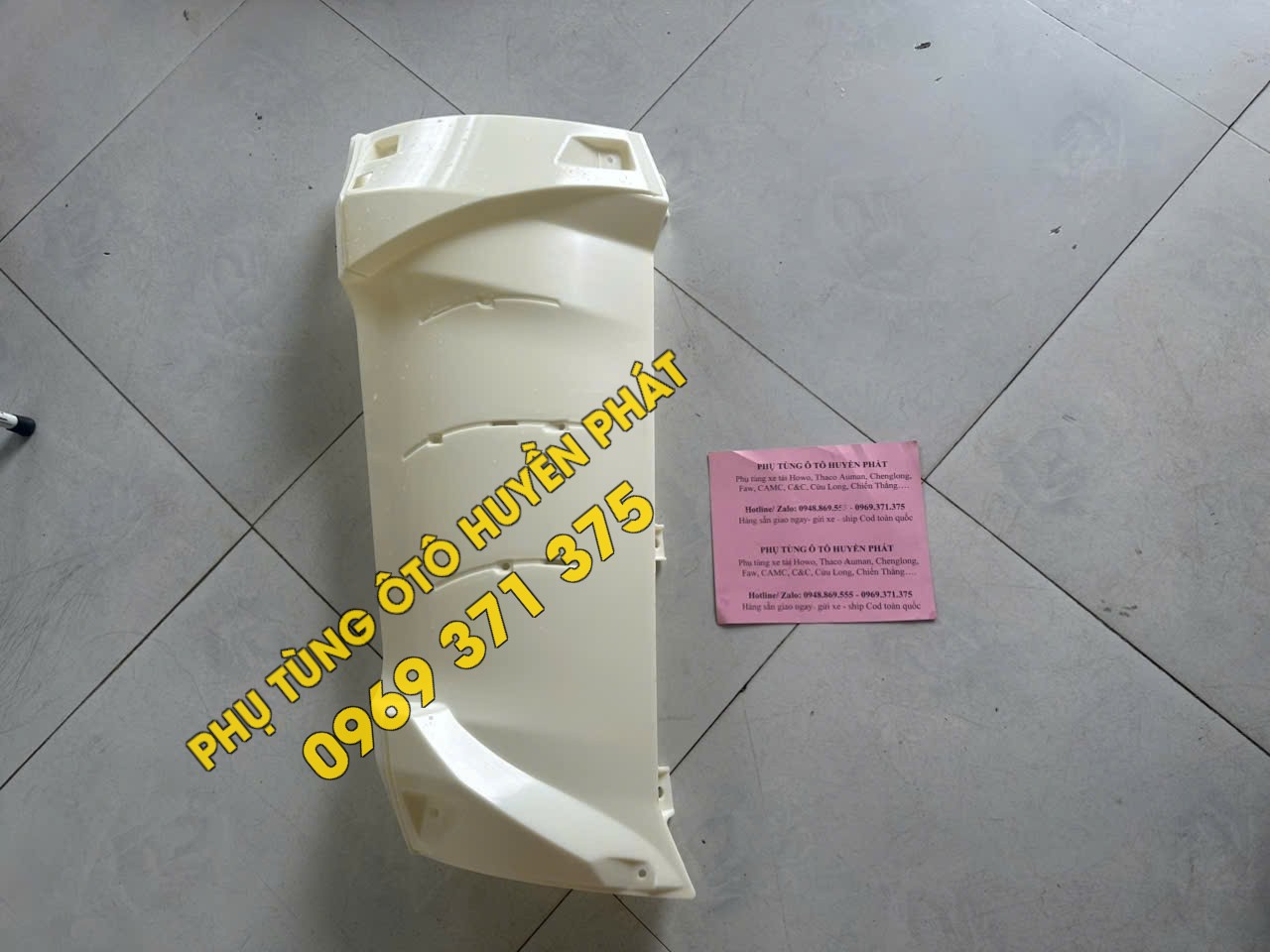 Ốp mang ốp gió trong xe Howo Max