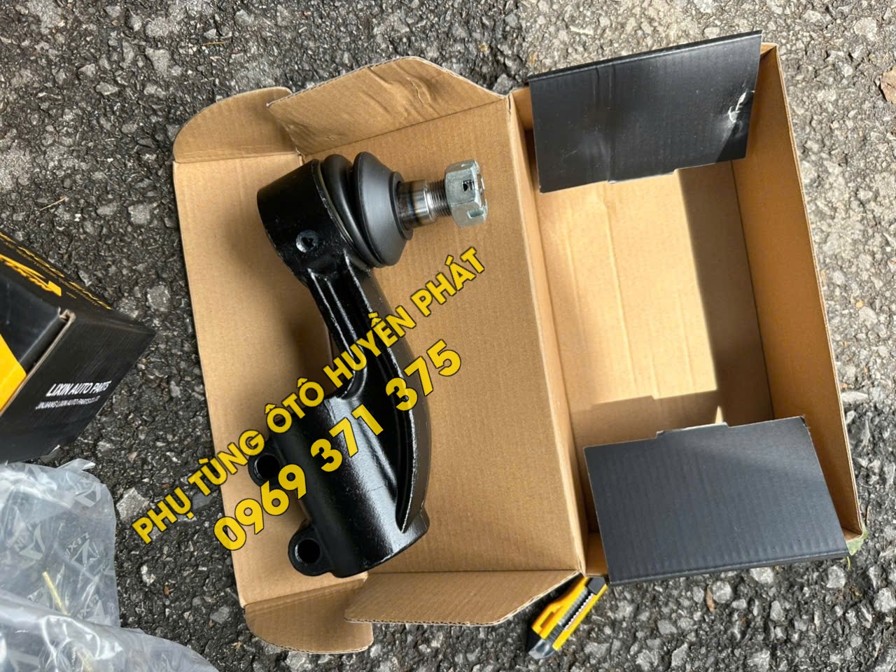 Rotuyn lái xe Thaco Auman ren 44 côn 235mm