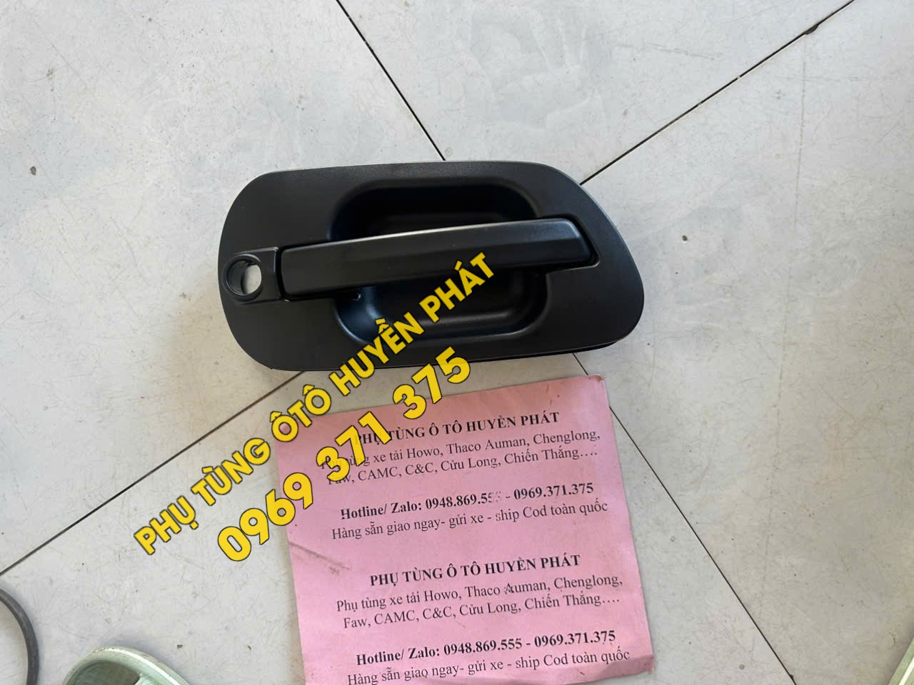 Tay mở cửa ngoài xe JAC