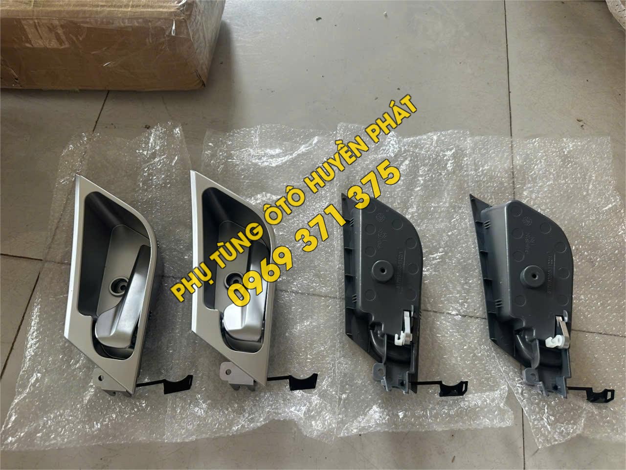 Tay mở trong Howo T5G máy điện