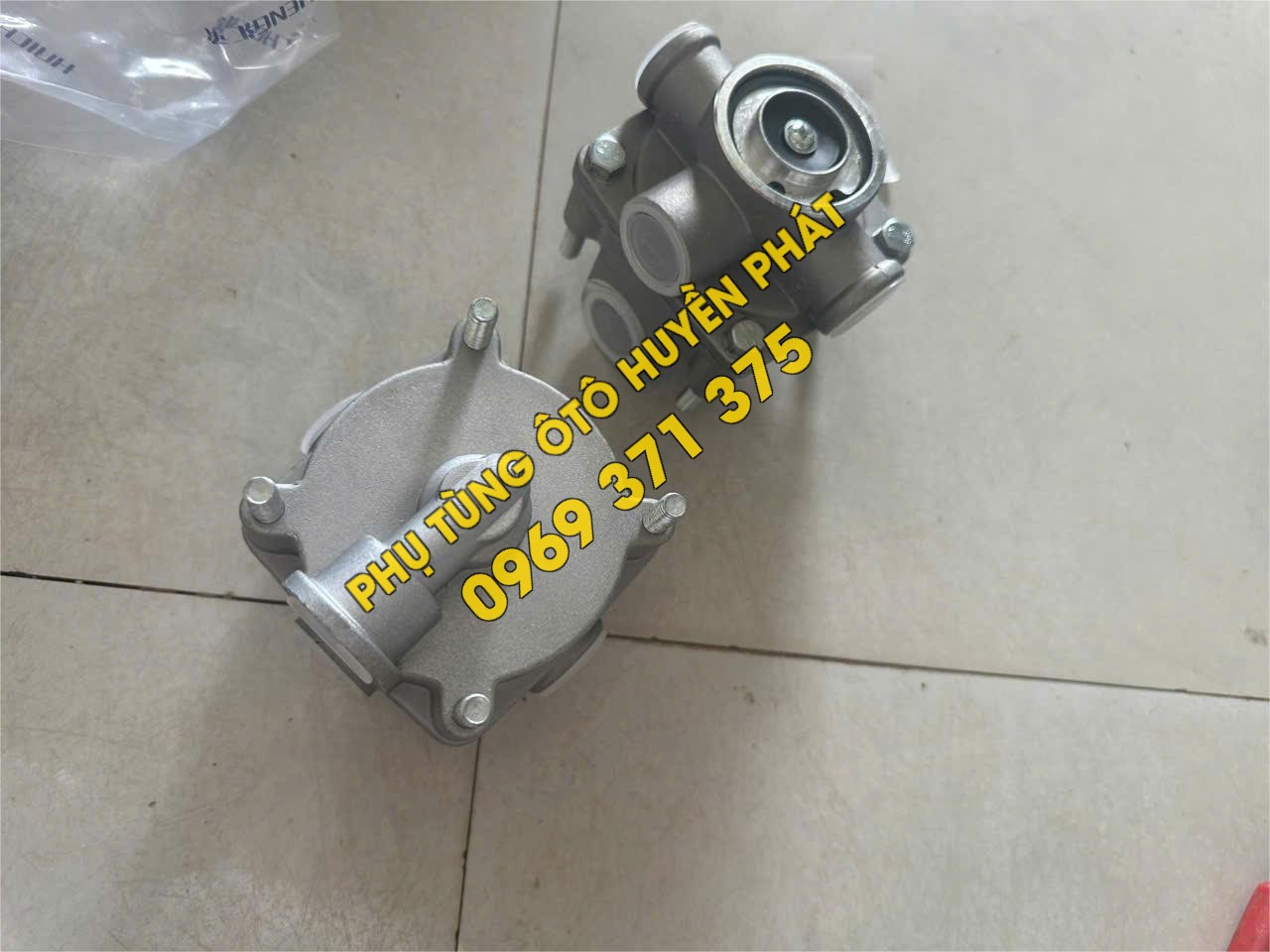 Van chia hơi Howo Chenglong M22