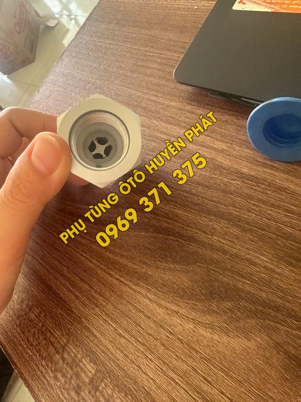 van mot chieu howo WG9000360507 (3)