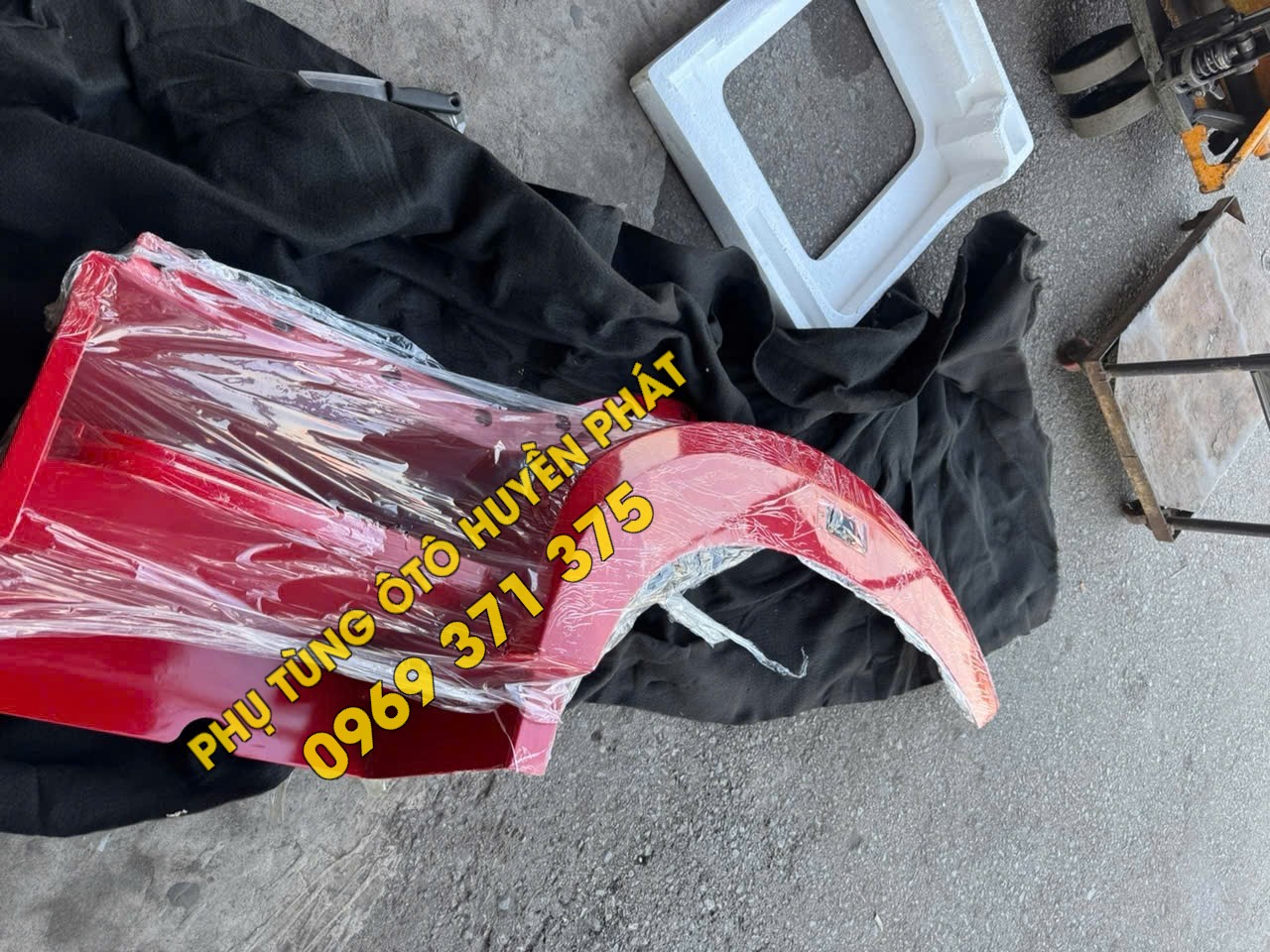 Vè cua lốp xe đầu kéo Faw J6P